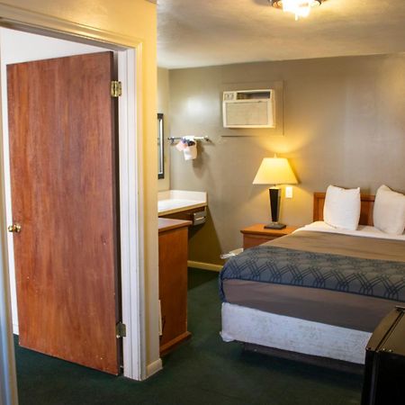 Patriot Stay Motel ヴァーナル エクステリア 写真