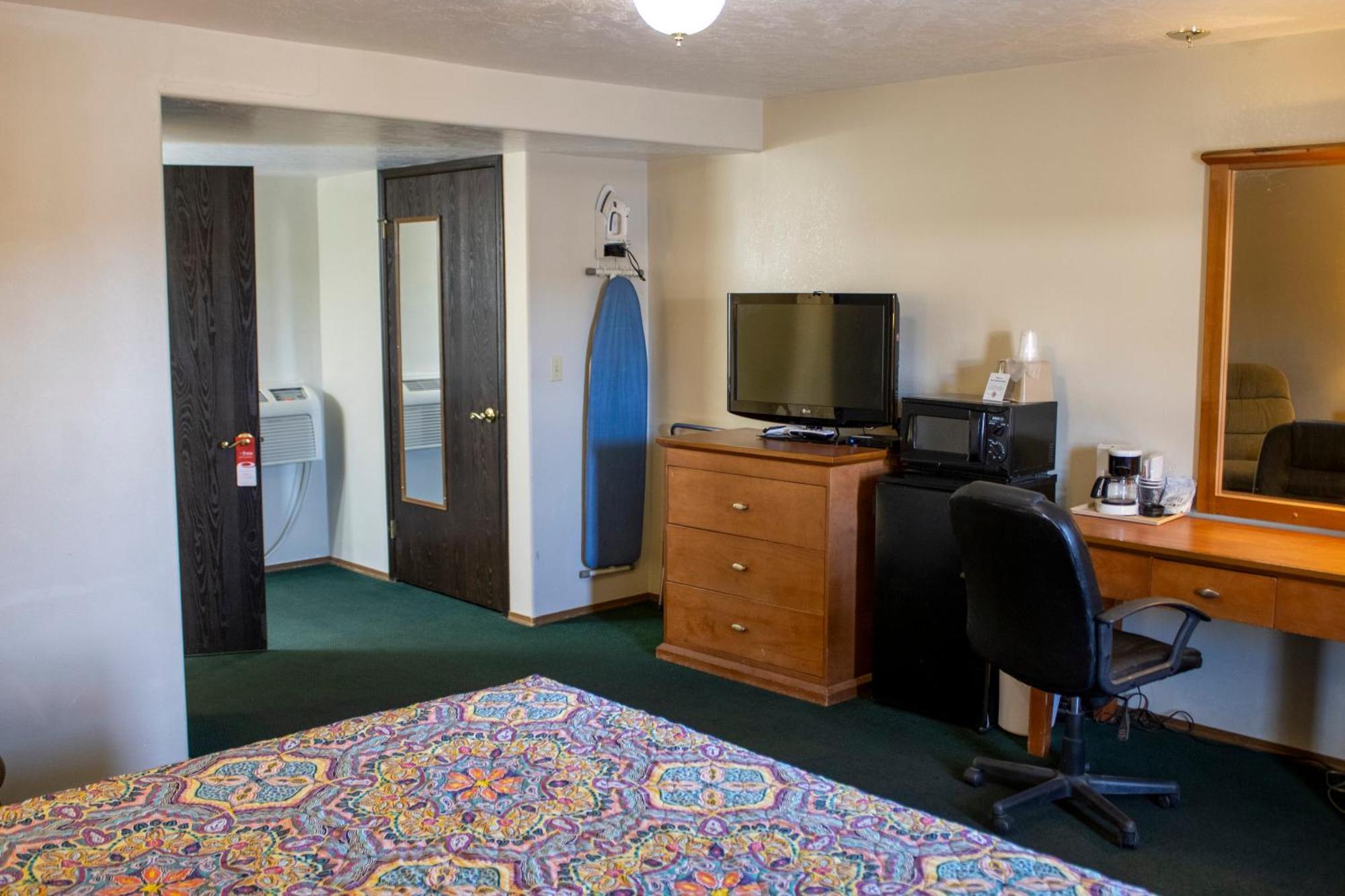 Patriot Stay Motel ヴァーナル エクステリア 写真